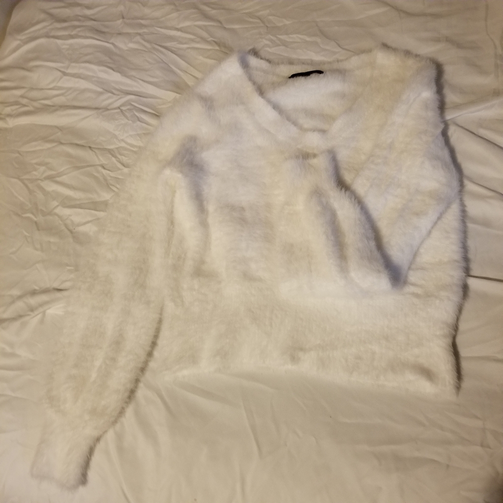 White fluffly crop top sweater